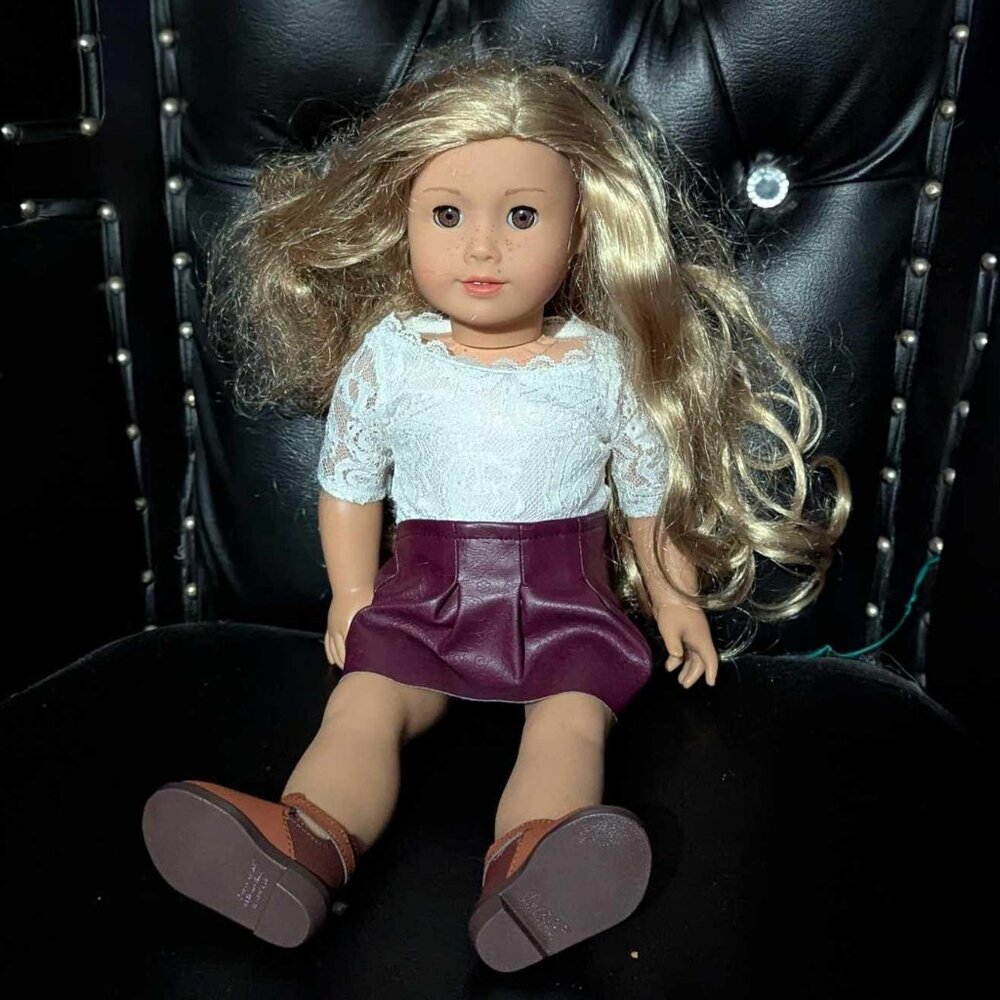 American Girl Doll - 2017 Tenney Grant with Clothes (RETIRED / USED)